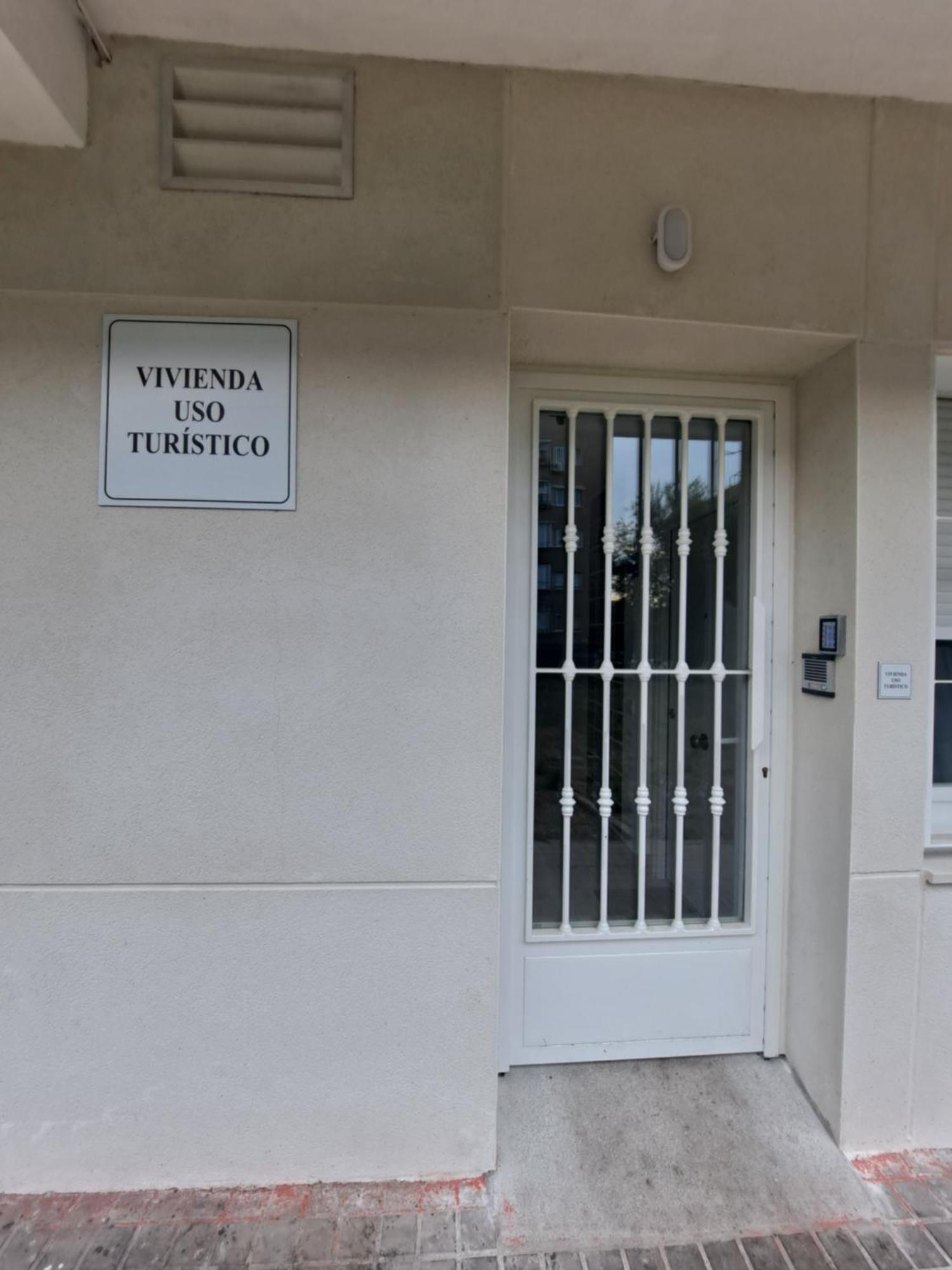 Apartamentos Tanez Santurce A Мадрид Екстериор снимка